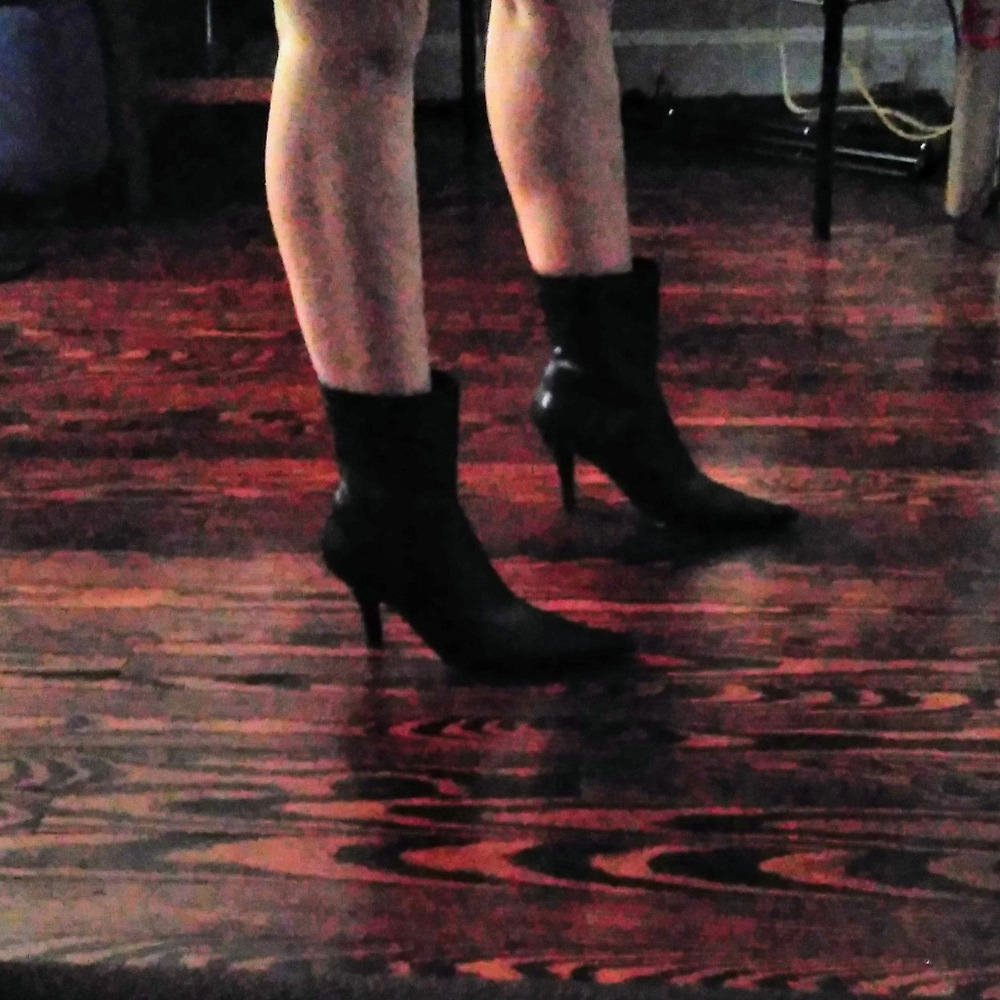 Black leather square toe ankle boots 8.5